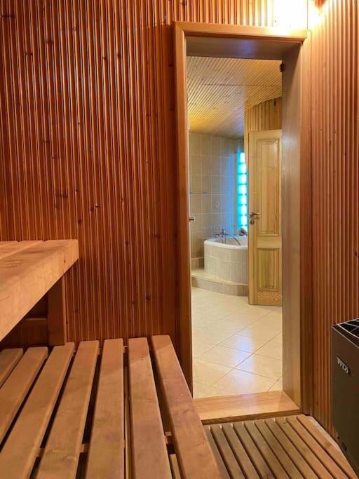 Rooftop 180M2 Loft With Private Sauna, Bratislava Exteriör bild